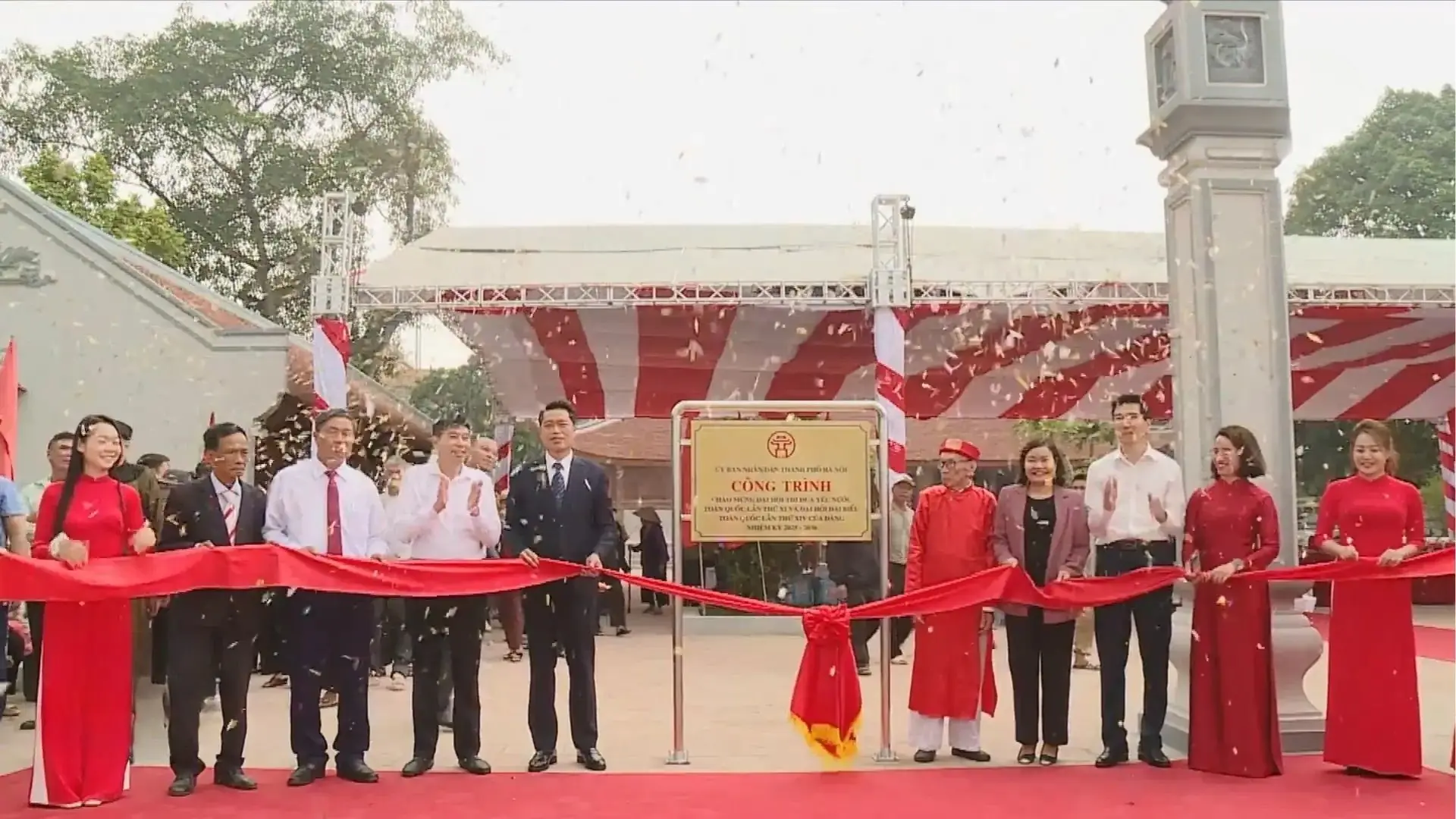 Xã Nội Bài: Gắn biển công trình chào mừng Đại hội XIV của Đảng